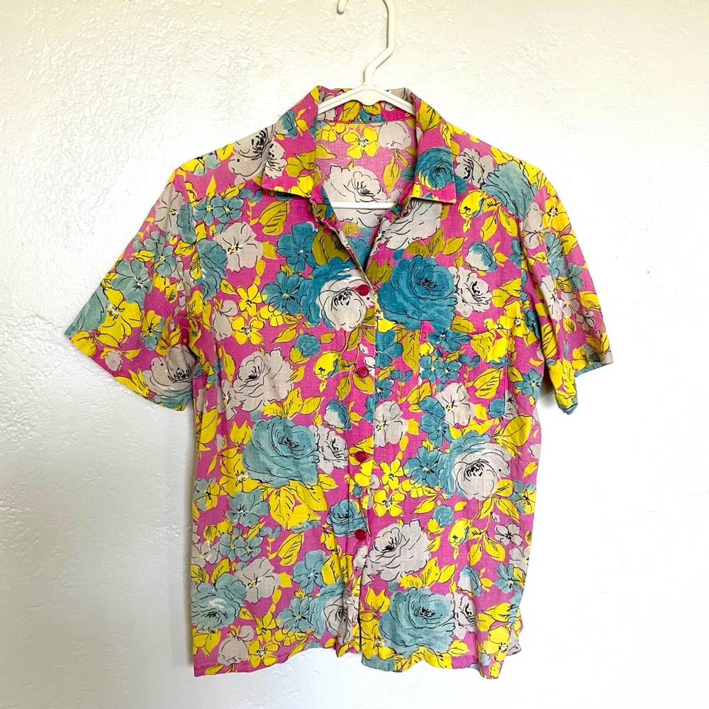 Vintage Floral Button Up Blouse 💐